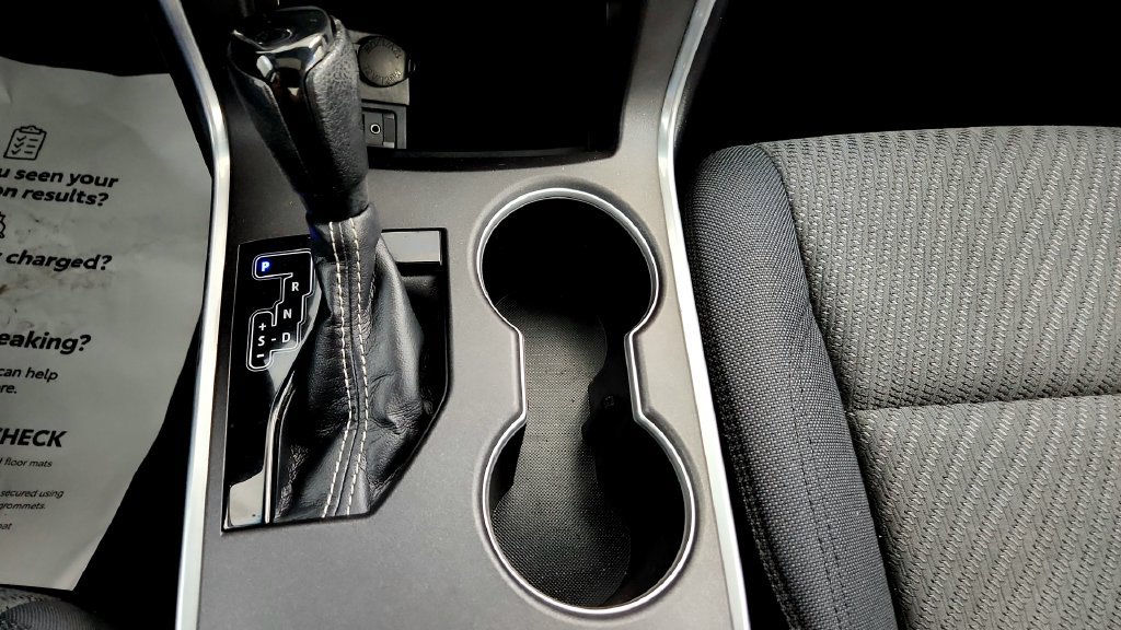 Used 2015 Toyota Camry LE w/ Moonroof Package FWD image 28