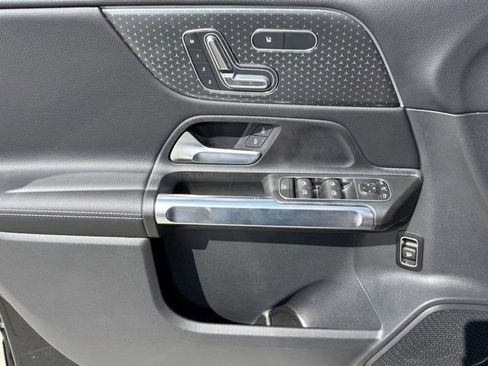 New 2025 Mercedes-Benz GLB 250 image 23