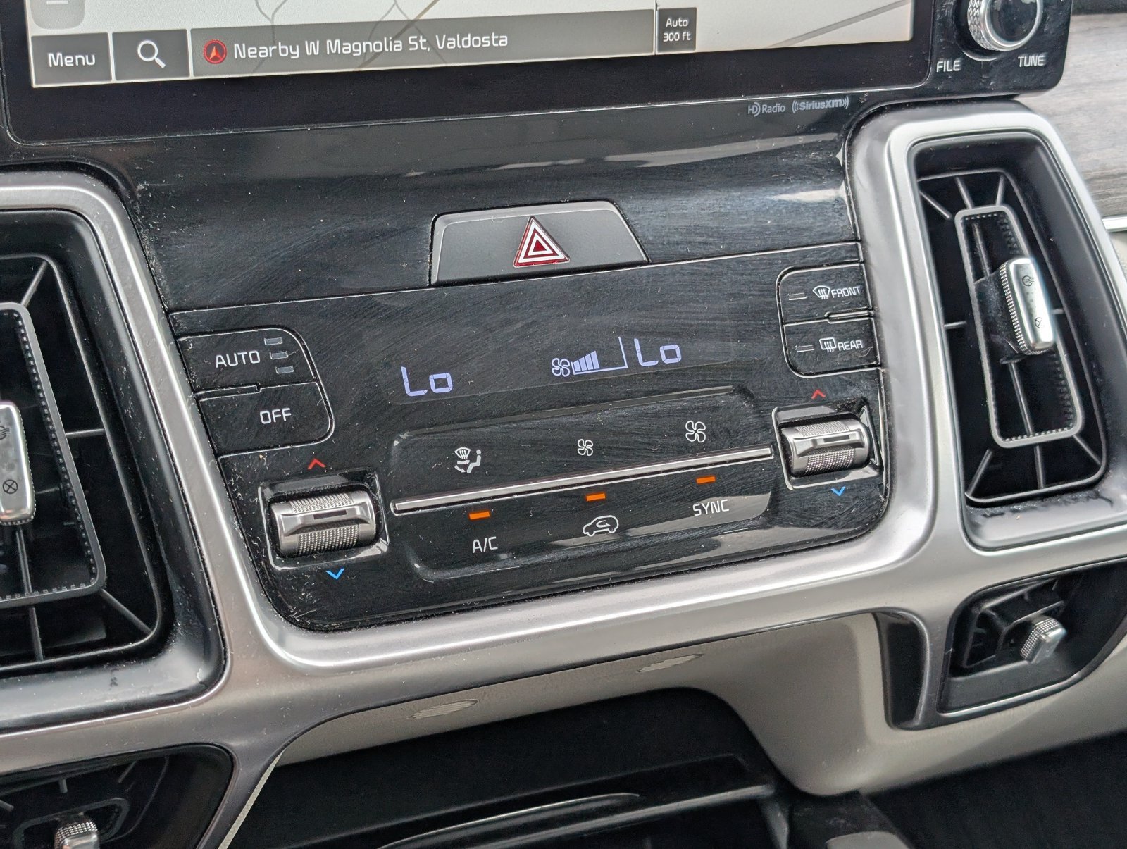 Used 2023 Kia Sorento EX w/ Panoramic Sunroof Package FWD image 19