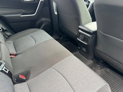 Used 2025 Toyota RAV4 XLE image 30