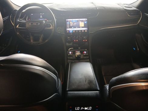 Used 2022 Jeep Grand Cherokee L Overland w/ Advanced Protech Group III AWD/4WD image 10