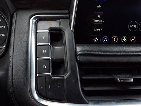 Used 2021 Chevrolet Suburban Z71 w/ Luxury Package image 11