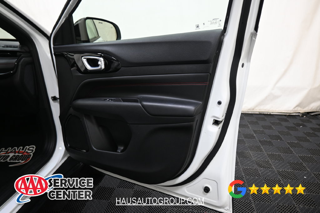 Used 2023 Jeep Compass Trailhawk AWD/4WD image 25