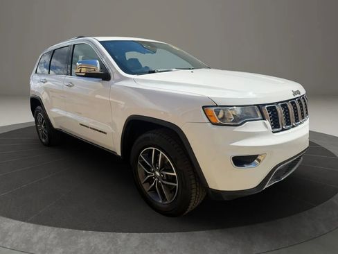 Used 2018 Jeep Grand Cherokee Limited AWD/4WD image 3
