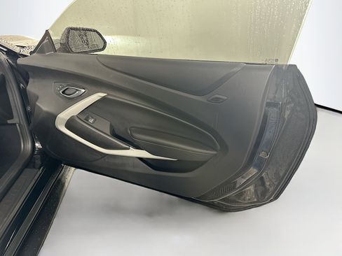 Used 2020 Chevrolet Camaro LT image 27