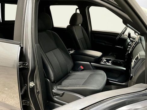 Used 2018 Nissan Titan PRO-4X image 28