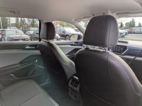 Used 2022 Volkswagen Taos SE image 33