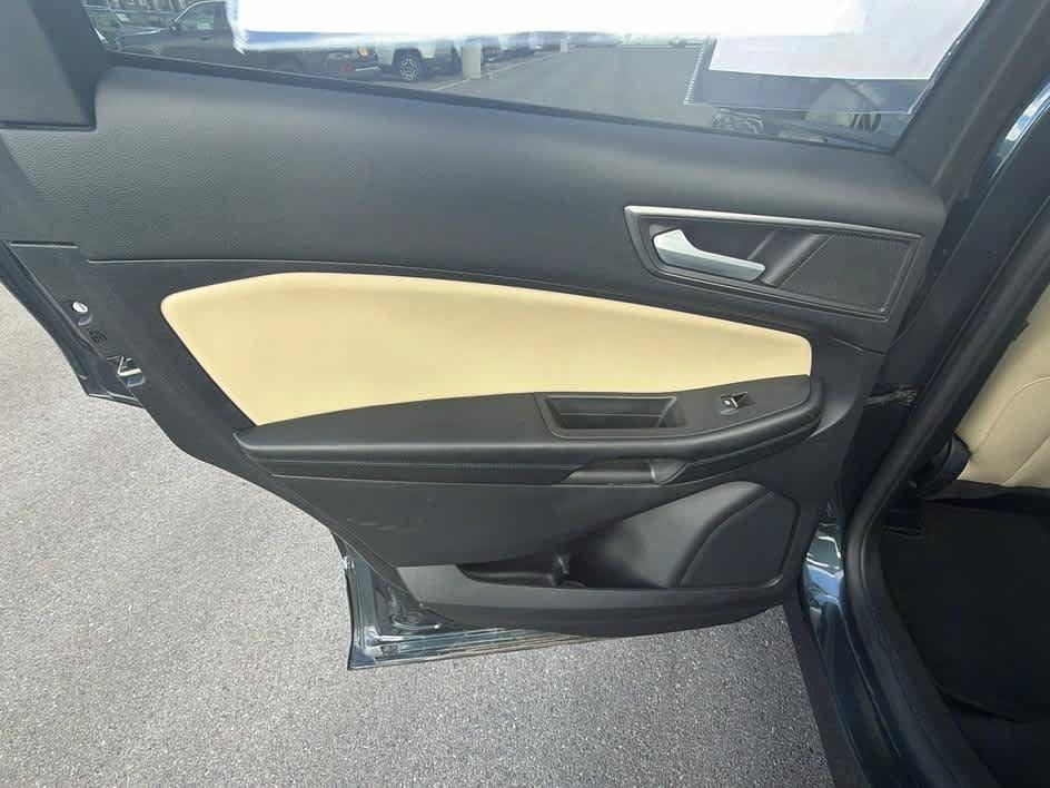 Used 2022 Ford Edge SE AWD/4WD image 16