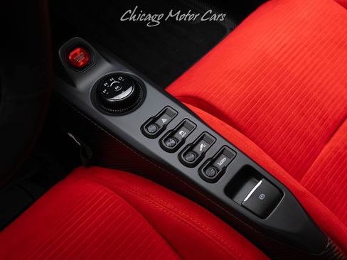 Used 2021 Ford GT Heritage Edition image 39