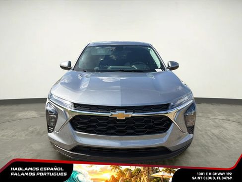 Used 2024 Chevrolet Trax LS w/ LS Convenience Package FWD image 10
