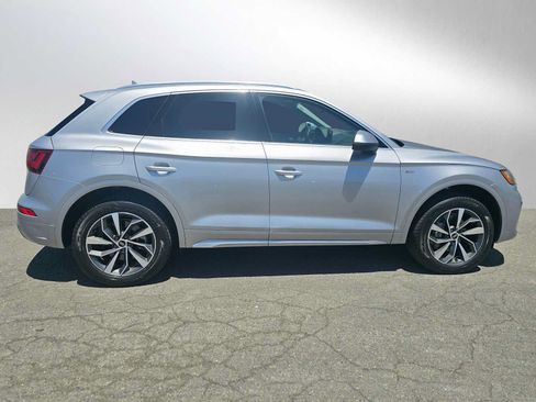Used 2023 Audi Q5 2.0T Premium Plus w/ Premium Plus Package AWD/4WD image 2