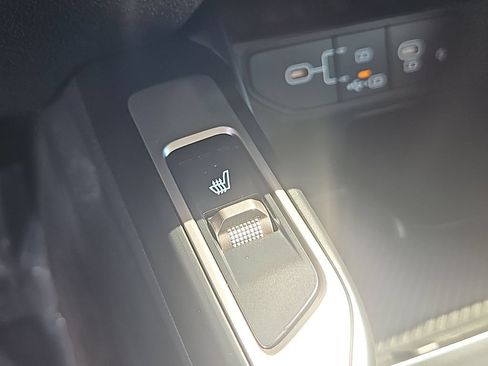 Certified 2025 Kia Sorento S AWD/4WD image 16
