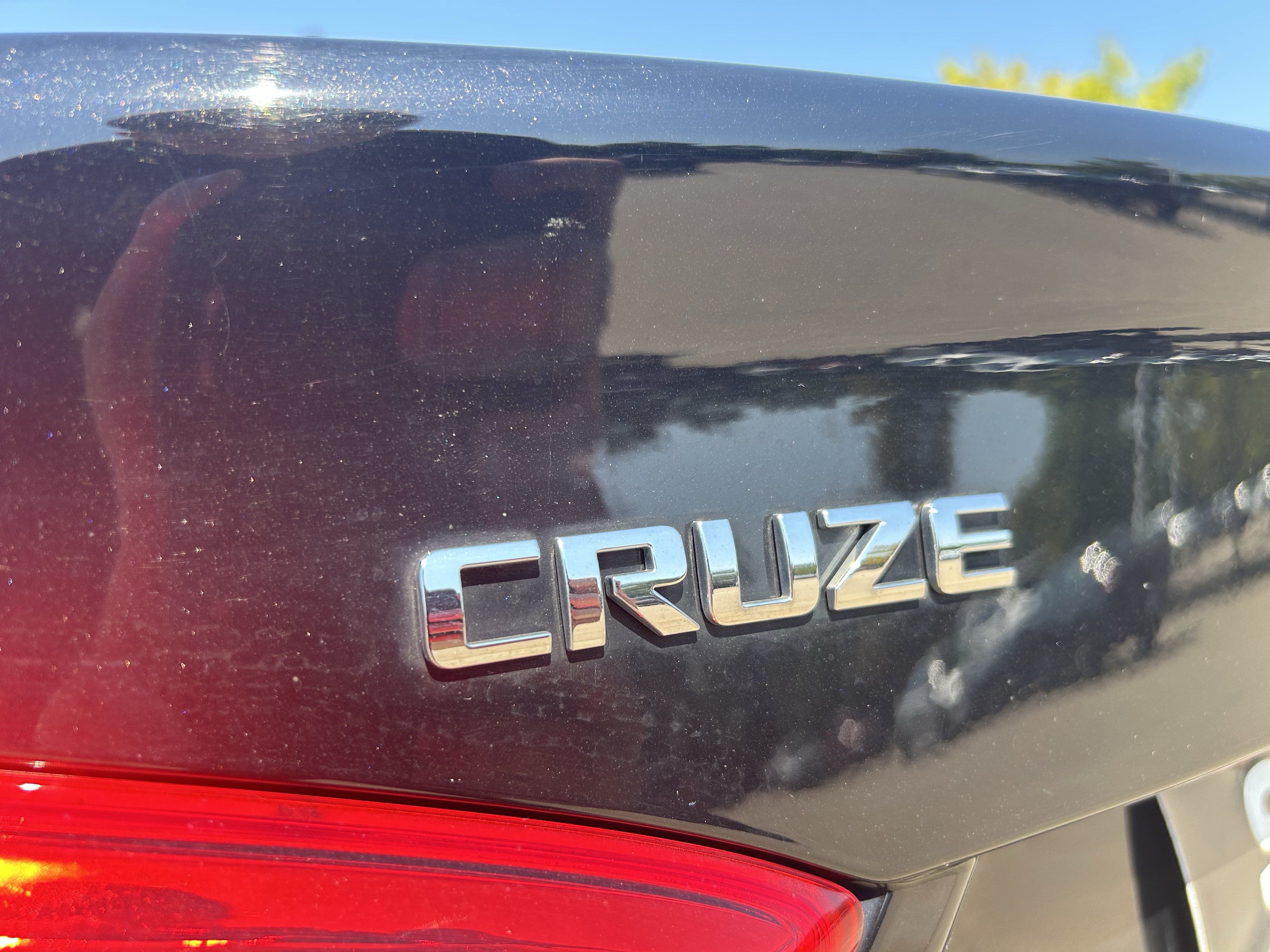 Used 2017 Chevrolet Cruze LT w/ Sun And Sound Package FWD image 24