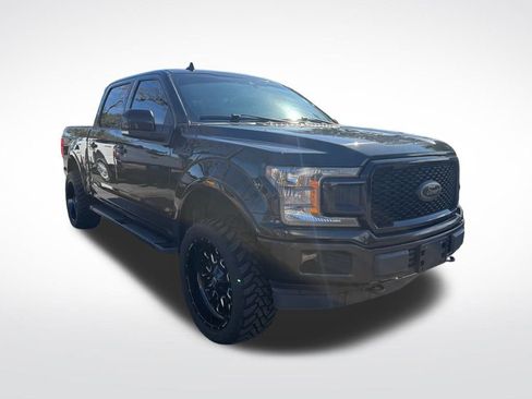 Used 2020 Ford F150 Lariat image 2
