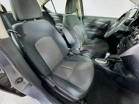 Used 2017 Nissan Versa SV FWD image 30