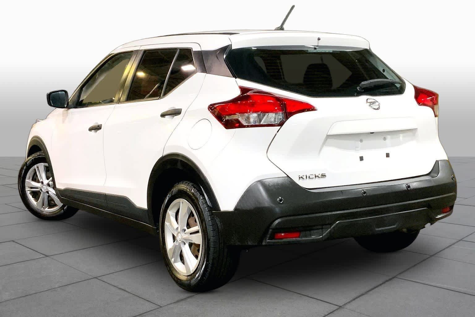 Used 2020 Nissan Kicks S FWD image 12