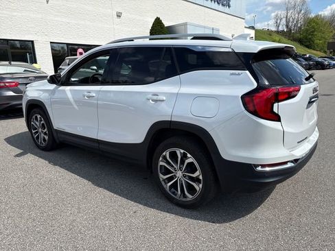 Used 2021 GMC Terrain SLT w/ Infotainment Package II image 3