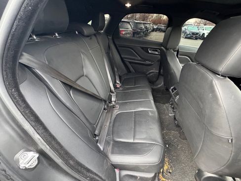 Used 2018 Jaguar F-PACE Premium image 18