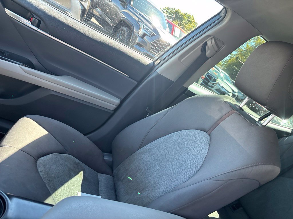 Used 2018 Toyota Camry LE FWD image 15