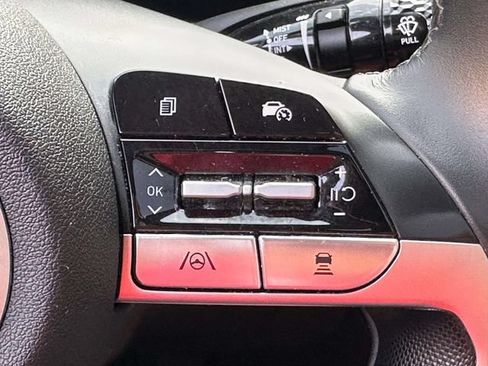 Used 2024 Hyundai Elantra Limited FWD image 27