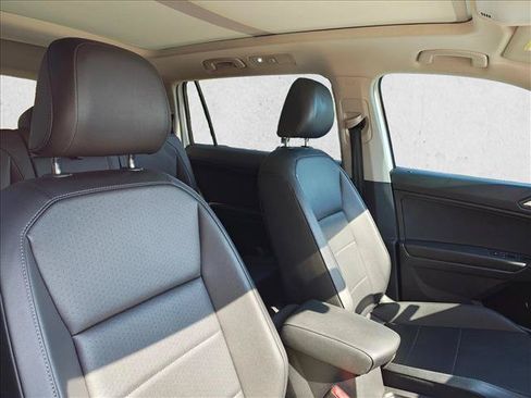 Used 2019 Volkswagen Tiguan SE w/ Panoramic Sunroof Package AWD/4WD image 19