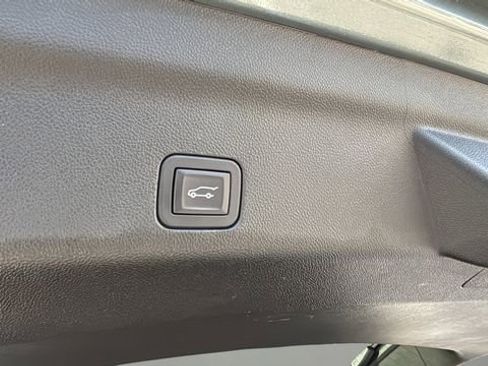 Used 2023 Chevrolet Tahoe LT w/ Luxury Package image 39