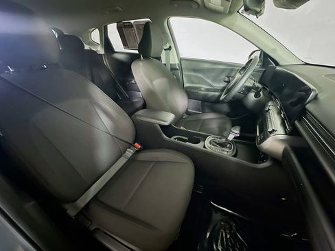 Used 2025 Hyundai Kona SEL image 12