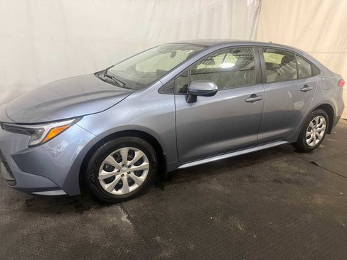 Certified 2024 Toyota Corolla LE image 2