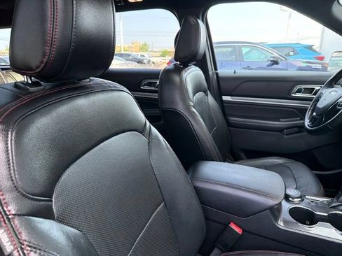 Used 2019 Ford Explorer Sport w/ Equipment Group 401A AWD/4WD image 28