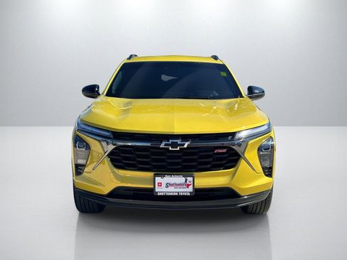 Used 2024 Chevrolet Trax RS image 2