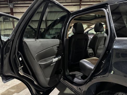 Used 2014 Ford Edge SEL w/ Equipment Group 205A AWD/4WD image 17
