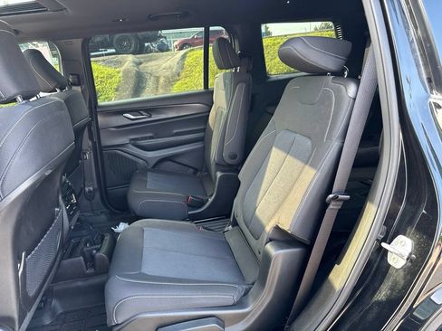 Used 2025 Jeep Grand Cherokee L Laredo w/ Luxury Tech Group I AWD/4WD image 9