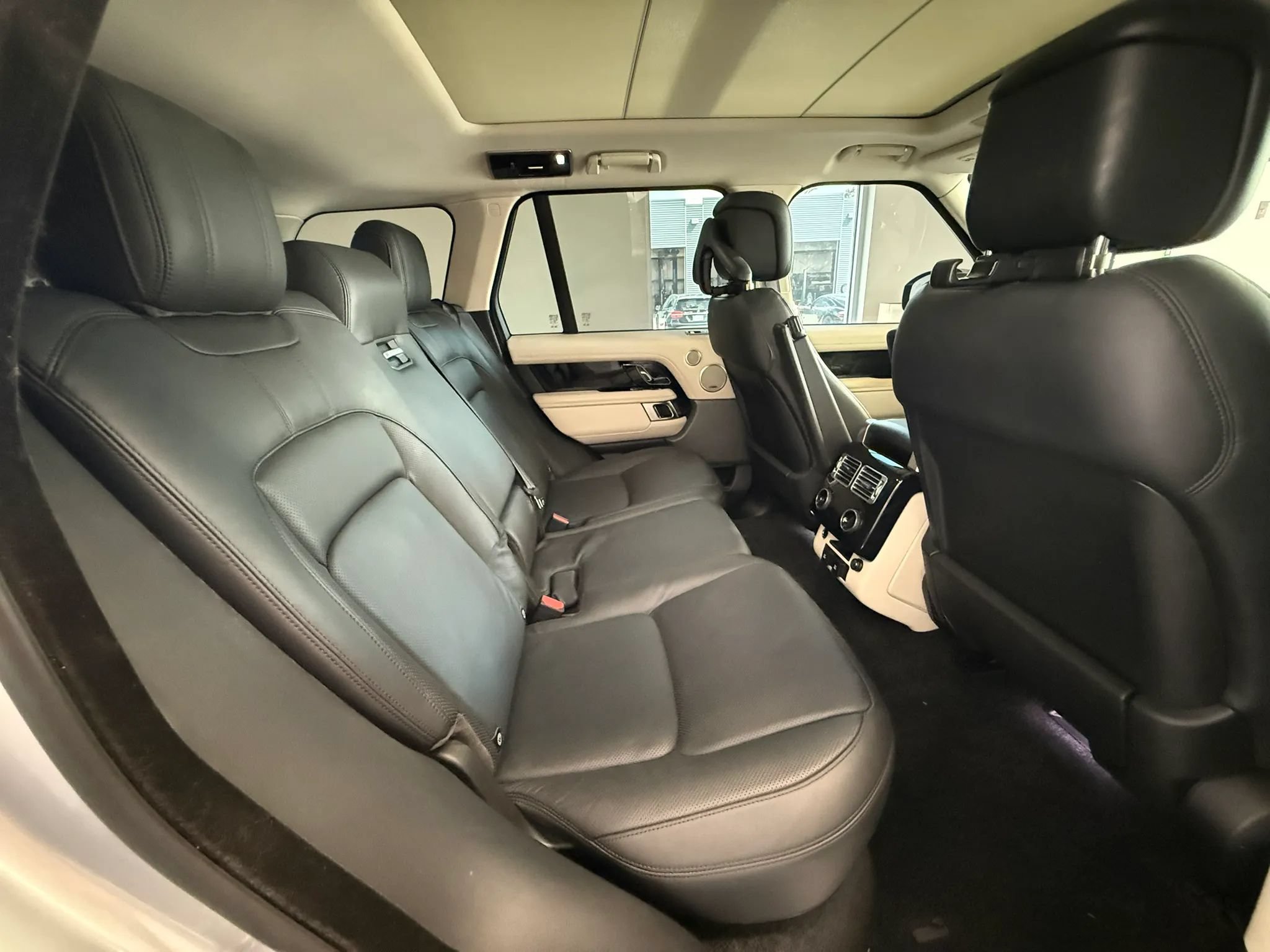 Used 2020 Land Rover Range Rover HSE AWD/4WD image 26