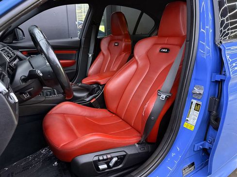 Used 2018 BMW M3 w/ Executive Package RWD image 16