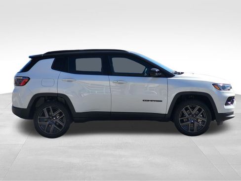 New 2026 Jeep Compass Limited image 4