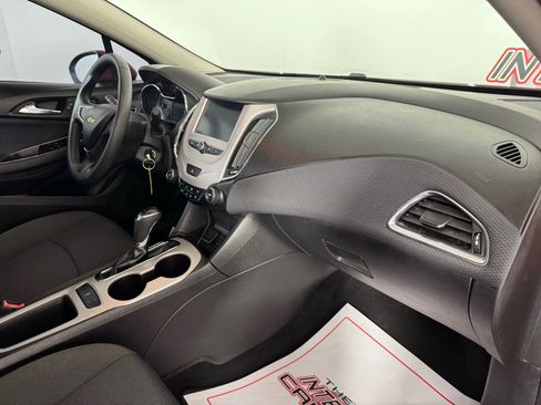Used 2018 Chevrolet Cruze LS image 12