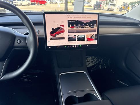 Used 2023 Tesla Model 3 Standard Range RWD image 9