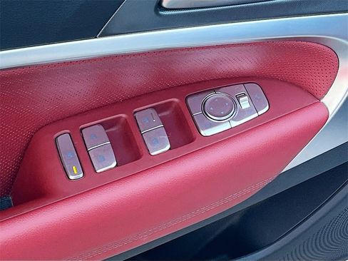 Used 2024 Genesis G70 3.3T Advanced image 18