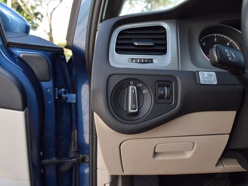 Used 2015 Volkswagen Golf TDI SE image 67