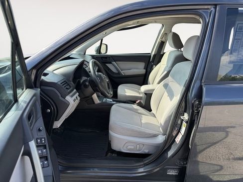 Used 2014 Subaru Forester 2.5i Premium w/ All-Weather Package AWD/4WD image 9