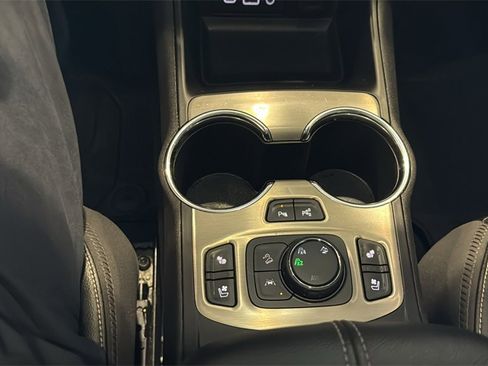 Used 2022 GMC Terrain Denali image 31