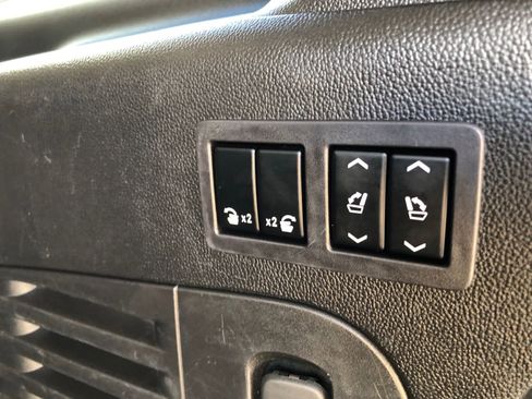 Used 2019 GMC Yukon XL Denali w/ Open Road Package image 21