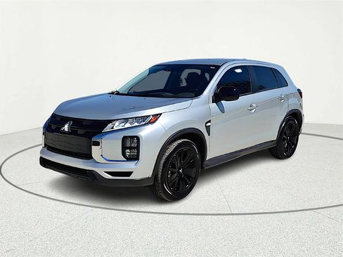 Used 2025 Mitsubishi Outlander Sport LE image 2