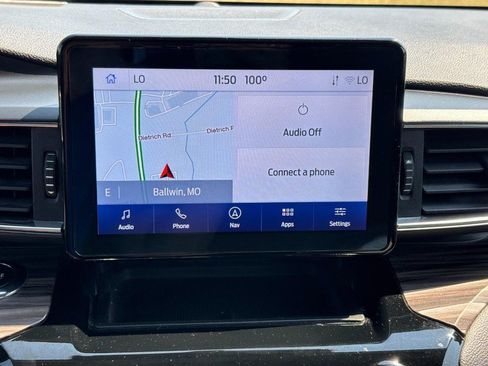Used 2022 Ford Explorer Limited w/ Equipment Group 301A AWD/4WD image 21