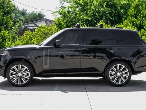 Used 2024 Land Rover Range Rover SE AWD/4WD image 16