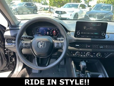 Used 2025 Honda Accord SE image 12