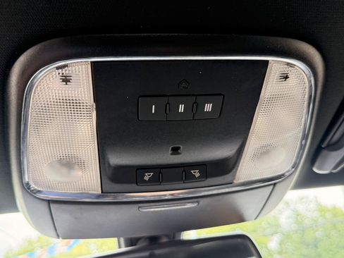 Used 2019 Chrysler 300 S RWD image 34
