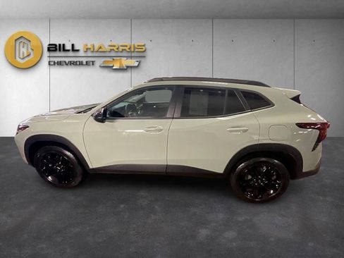 Used 2024 Chevrolet Trax ACTIV w/ Sunroof Package image 13