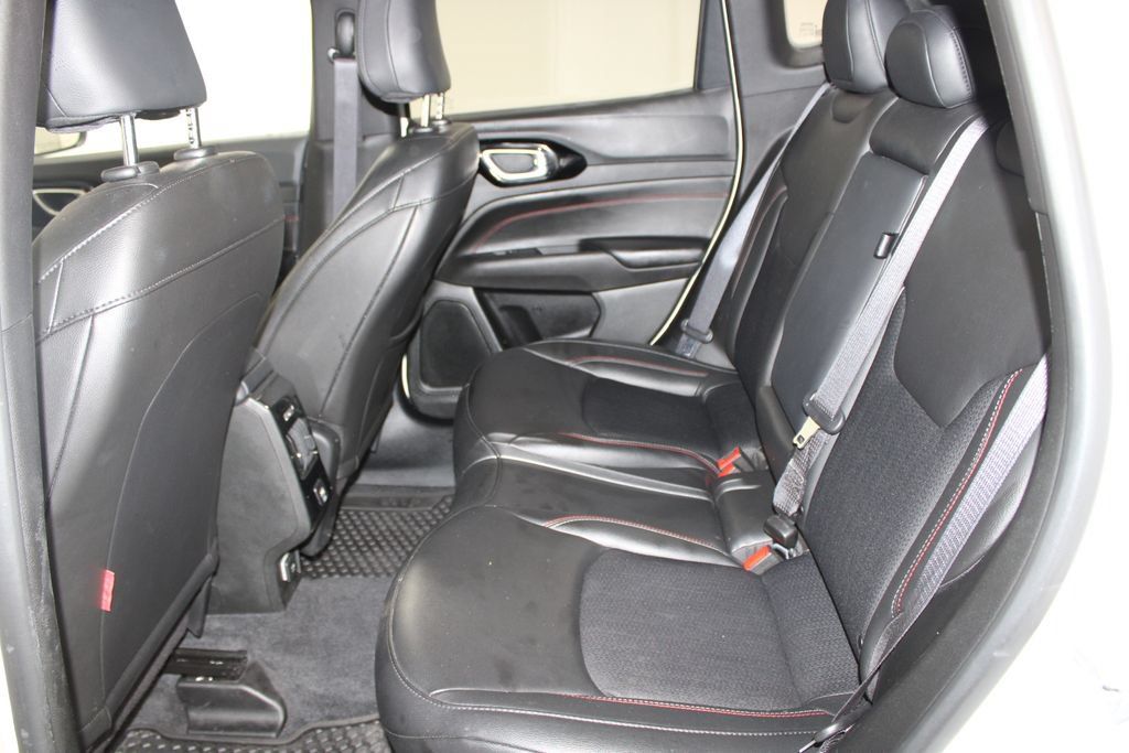 Used 2025 Jeep Compass Trailhawk AWD/4WD image 22