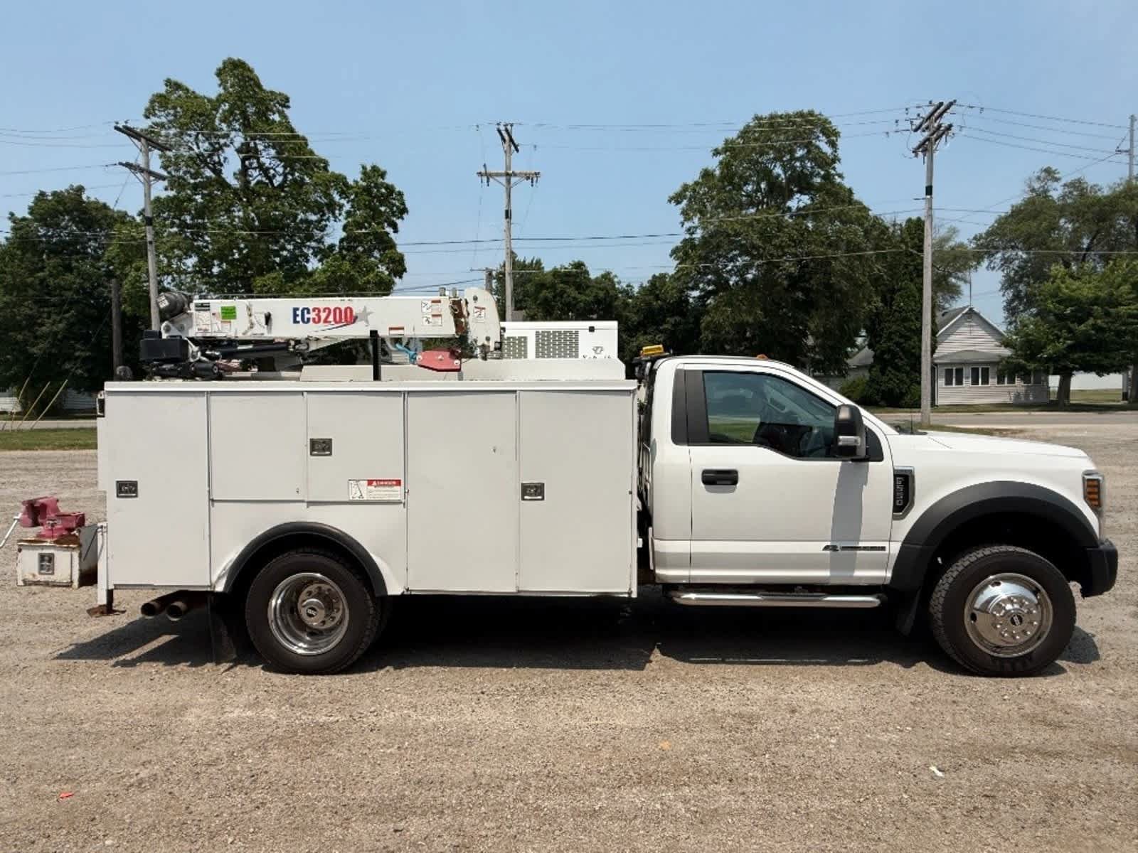Used 2019 Ford F550 4x4 Regular Cab Super Duty image 2